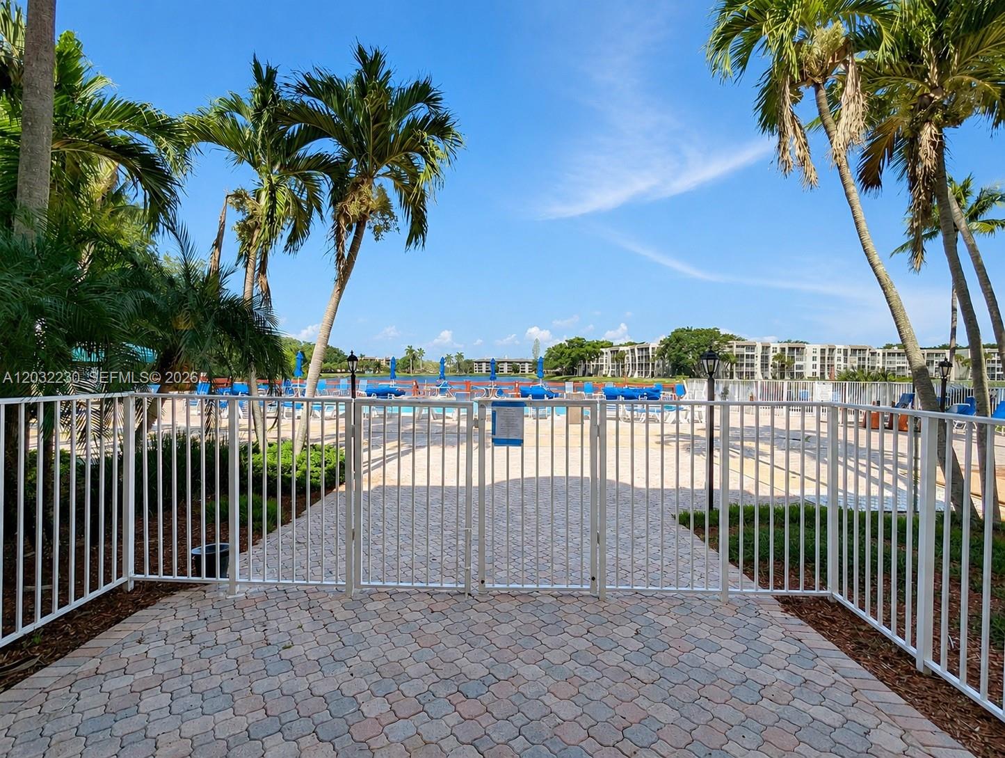 9531 Seagrape Dr #108, Davie FL 33324