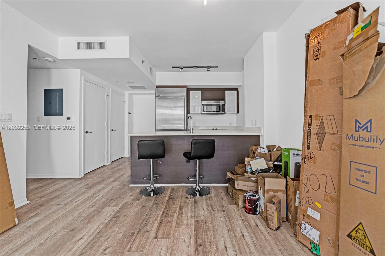 55 SE 6th St #1208, Miami FL 33131