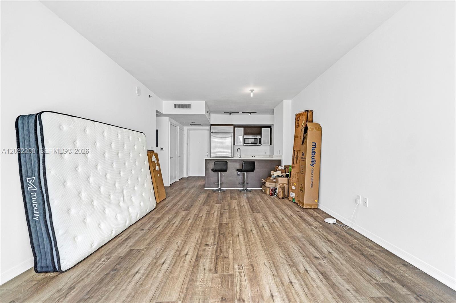 55 SE 6th St #1208, Miami FL 33131