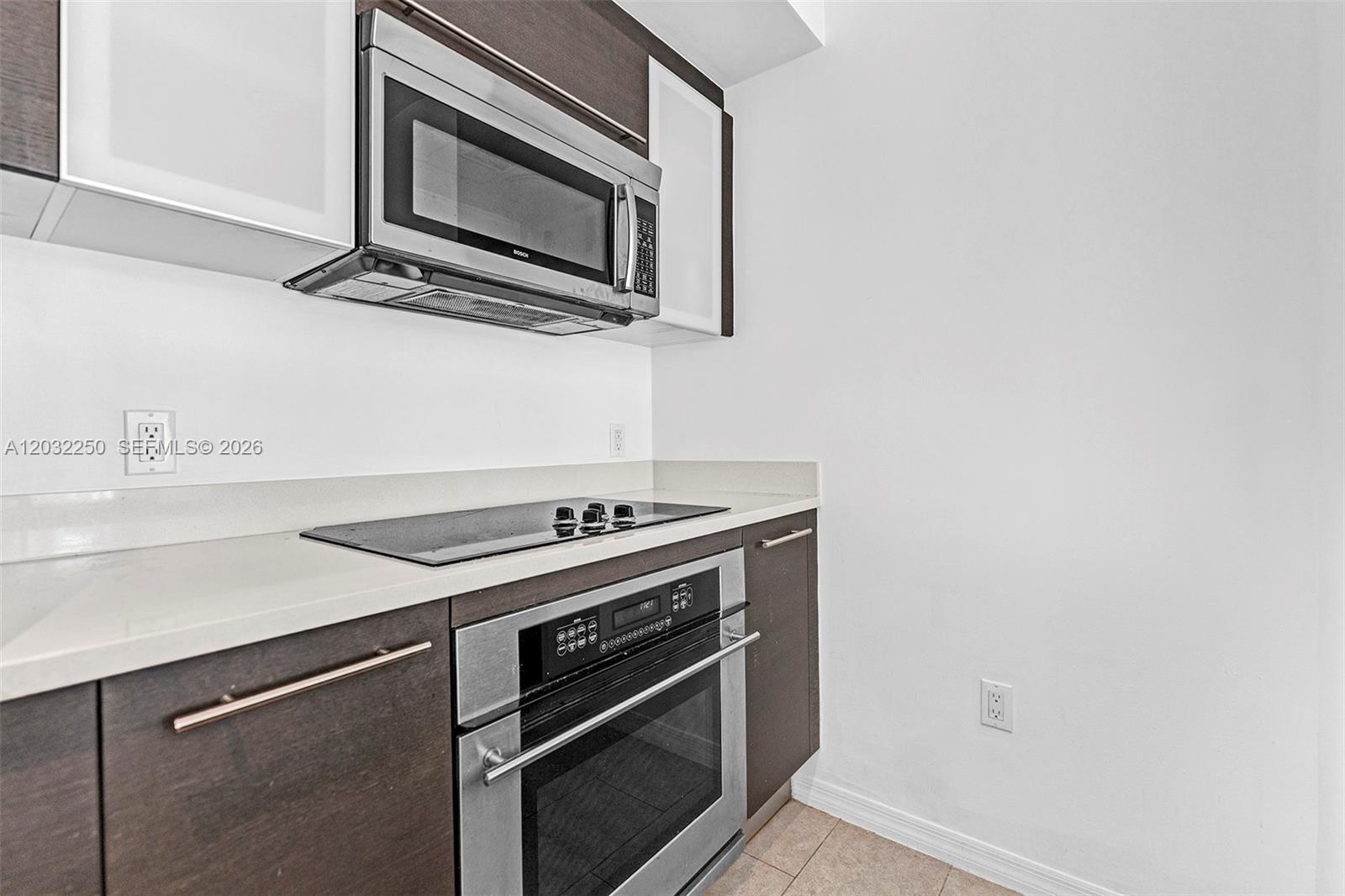 55 SE 6th St #1208, Miami FL 33131