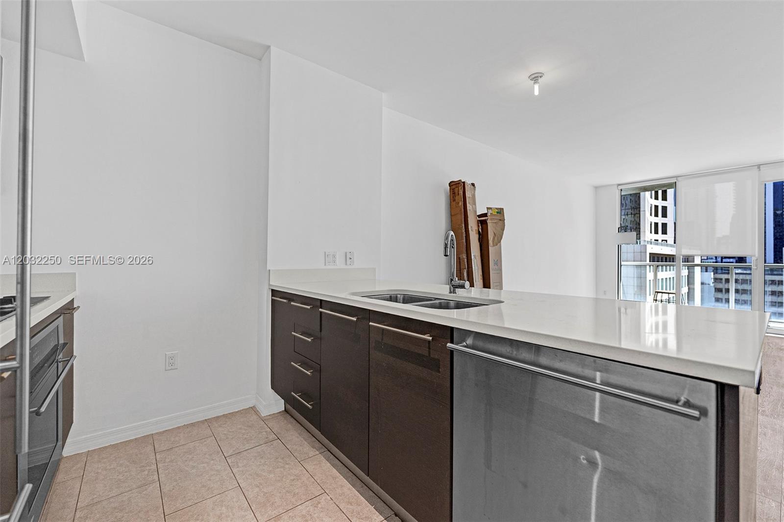 55 SE 6th St #1208, Miami FL 33131