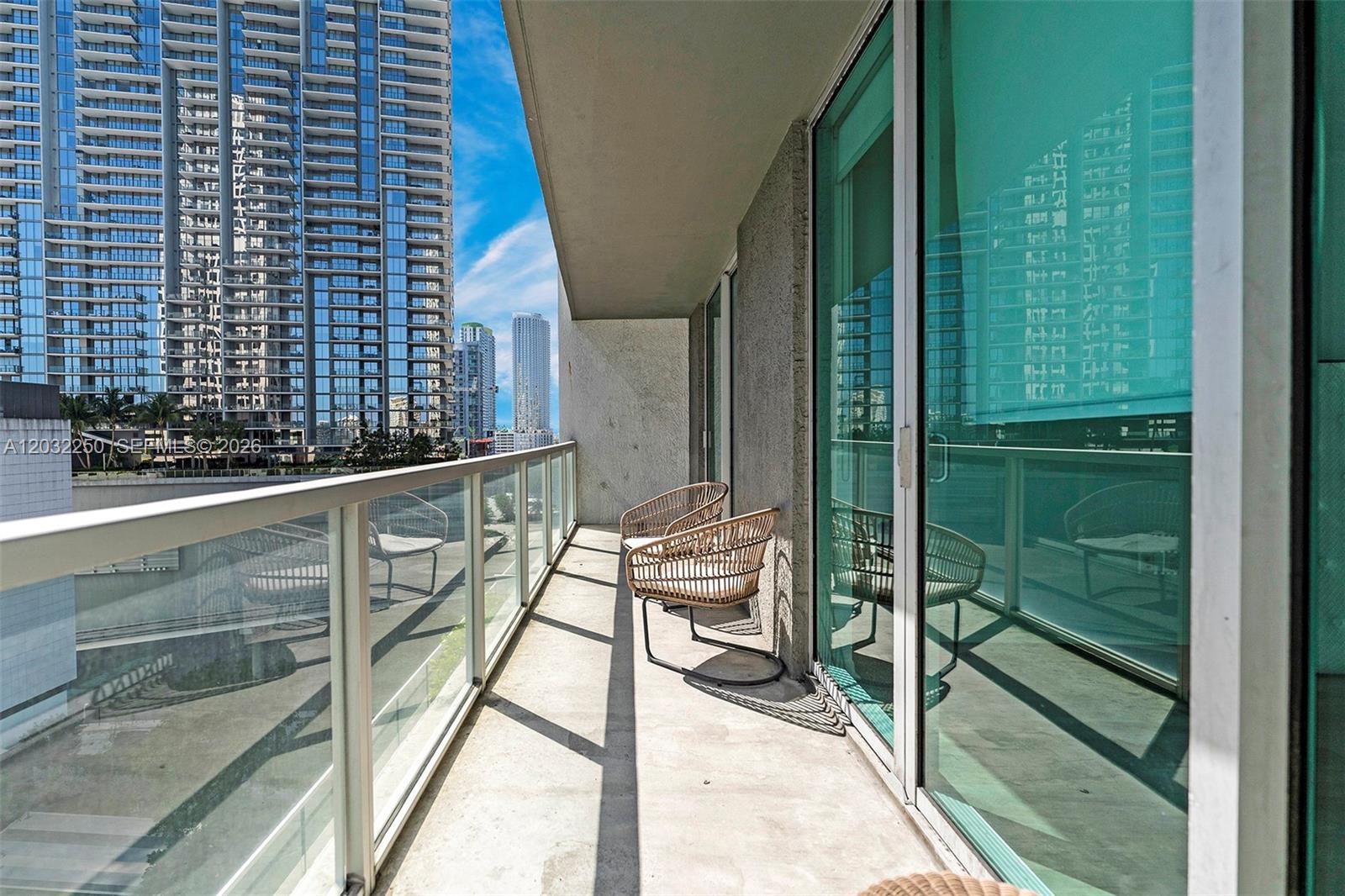 55 SE 6th St #1208, Miami FL 33131