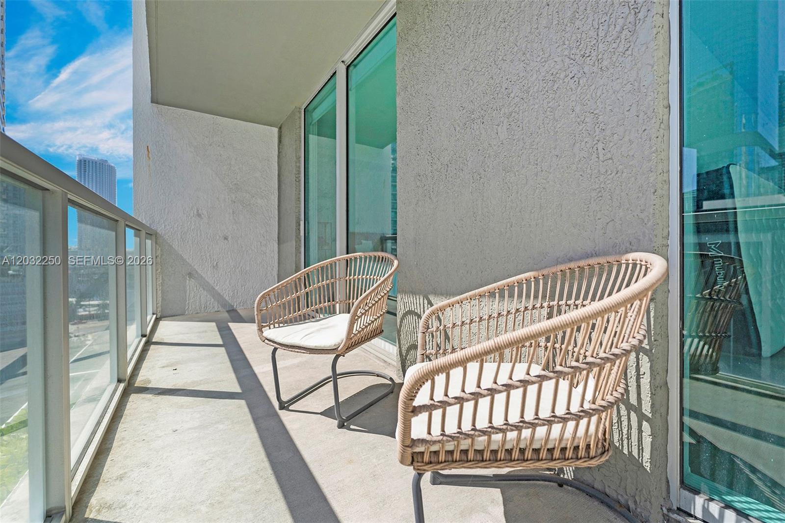 55 SE 6th St #1208, Miami FL 33131