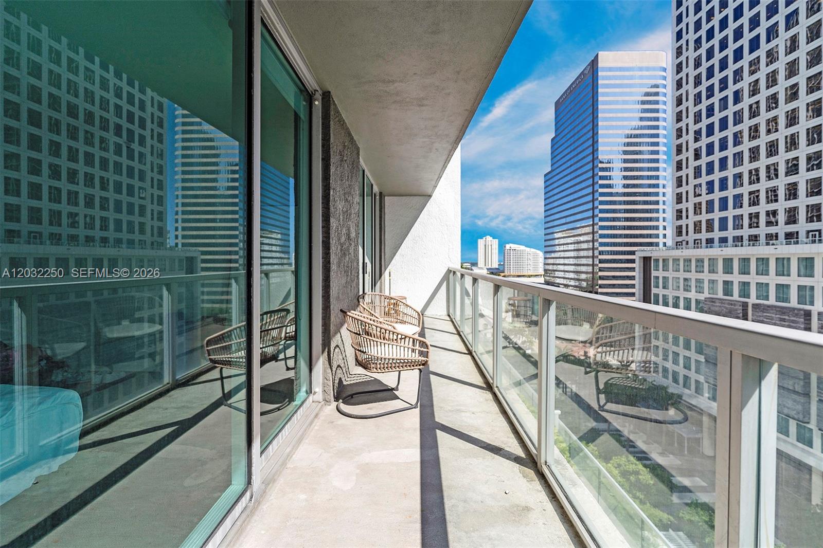 55 SE 6th St #1208, Miami FL 33131