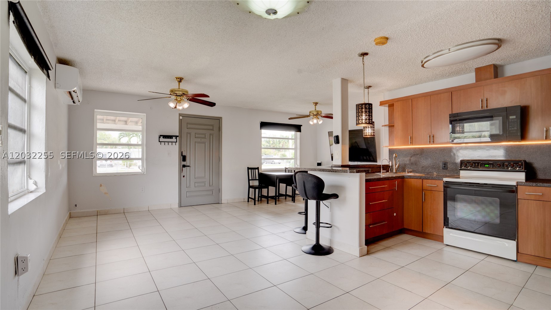 9840 SW 48th St, Miami FL 33165