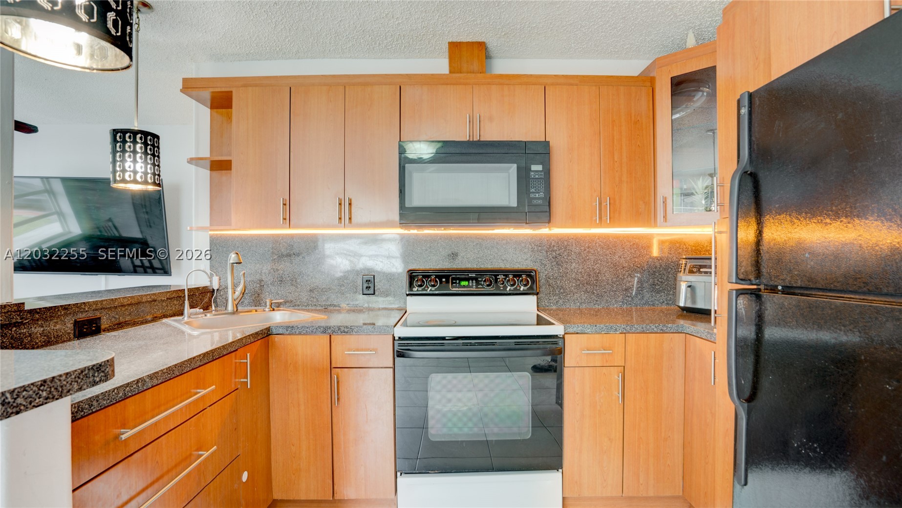 9840 SW 48th St, Miami FL 33165