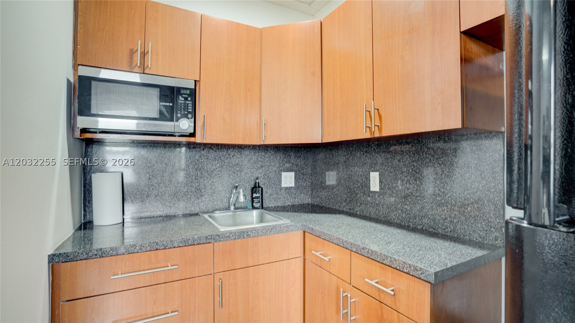9840 SW 48th St, Miami FL 33165