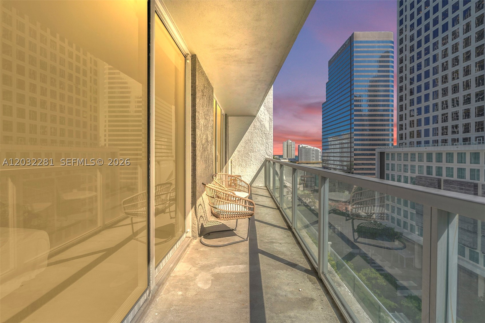 55 SE 6th St #1208, Miami FL 33131