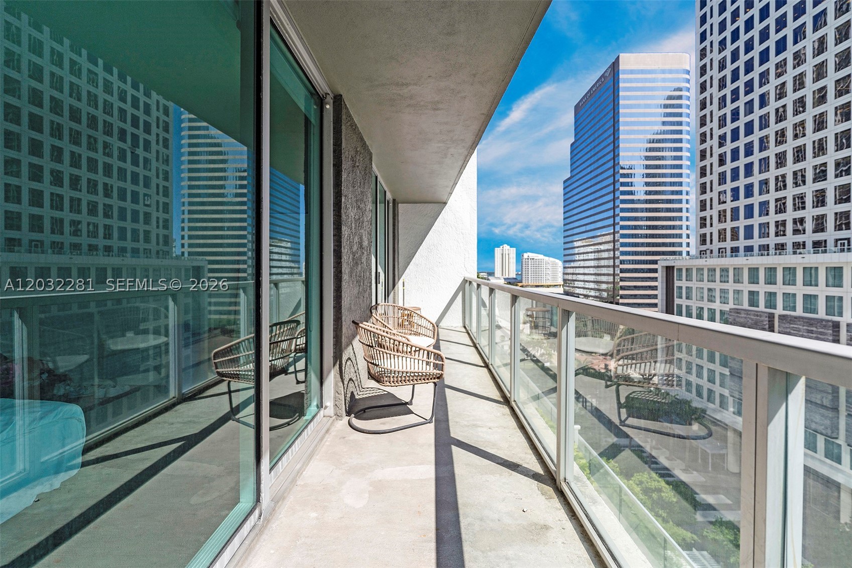 55 SE 6th St #1208, Miami FL 33131