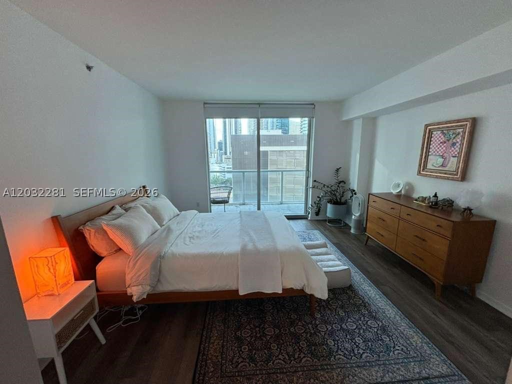 55 SE 6th St #1208, Miami FL 33131