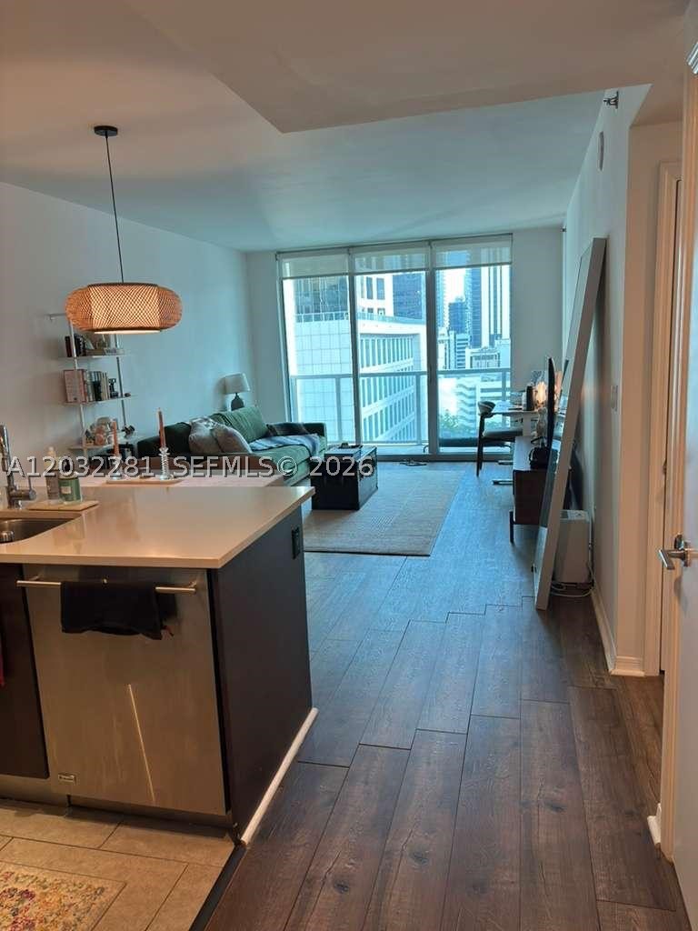 55 SE 6th St #1208, Miami FL 33131