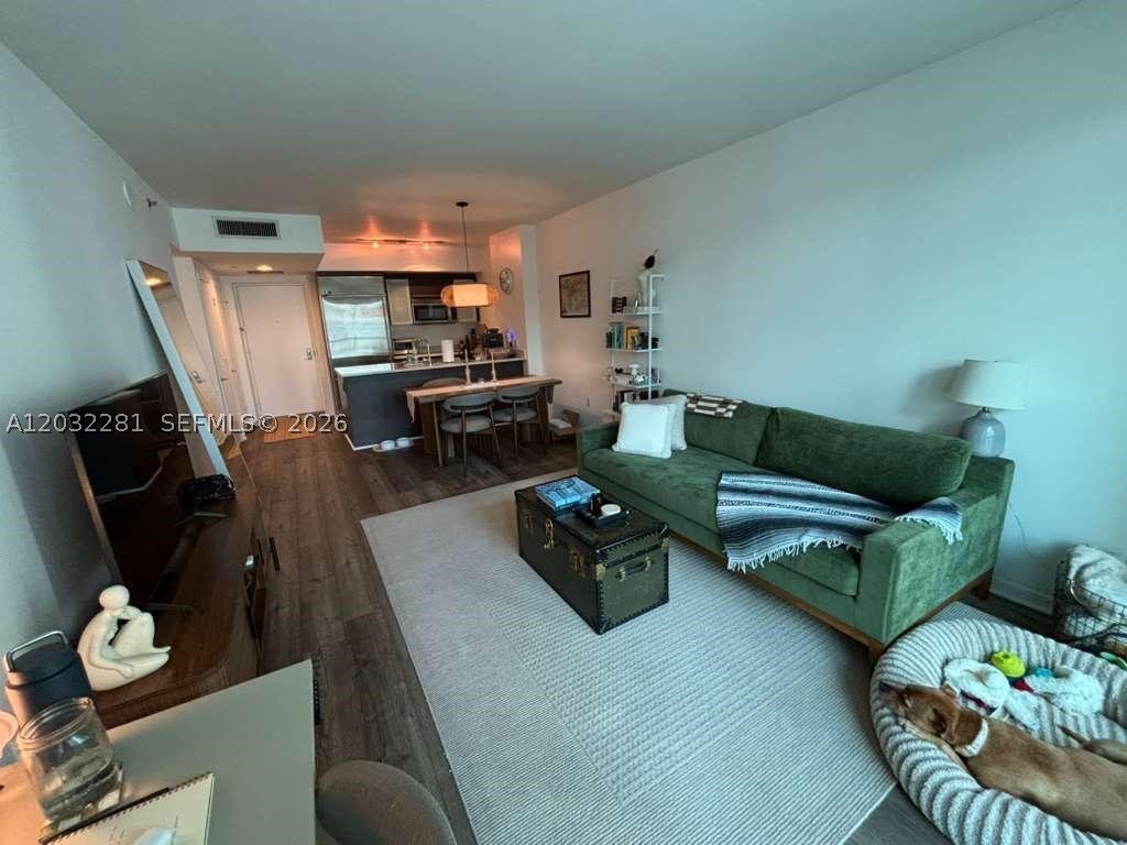 55 SE 6th St #1208, Miami FL 33131