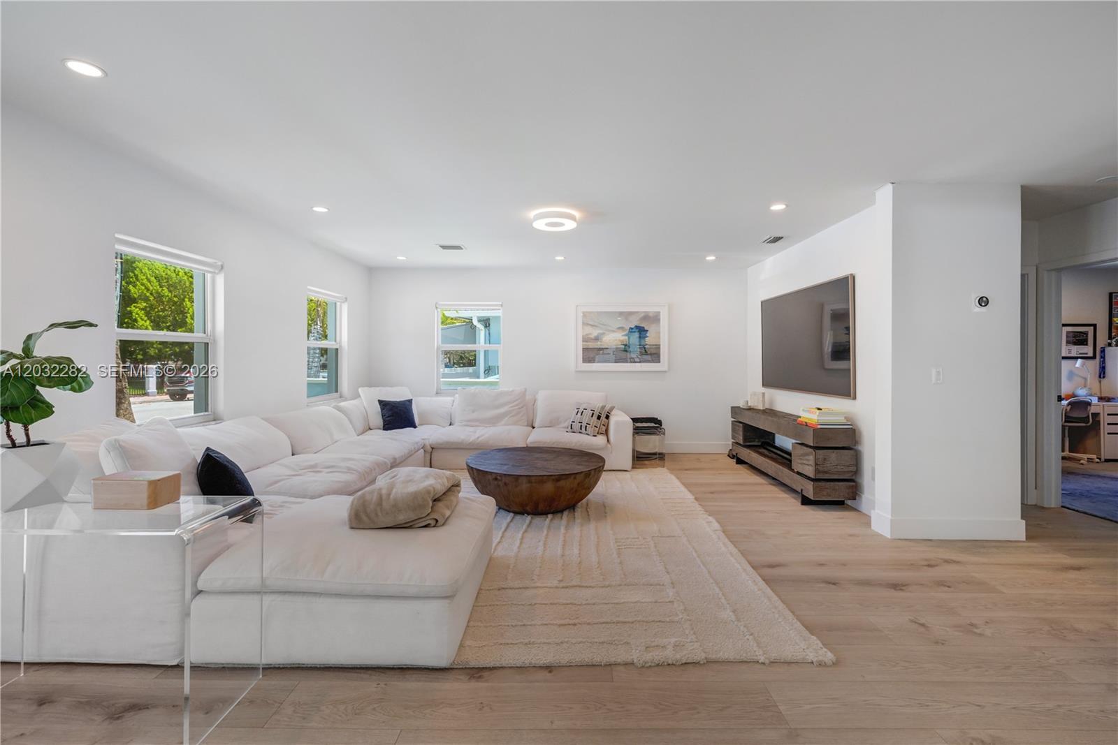930 Stillwater Dr, Miami Beach FL 33141