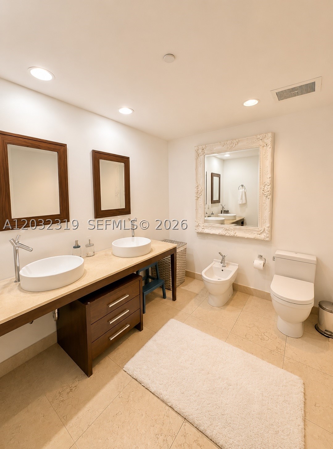 495 Brickell Ave #3206, Miami FL 33131