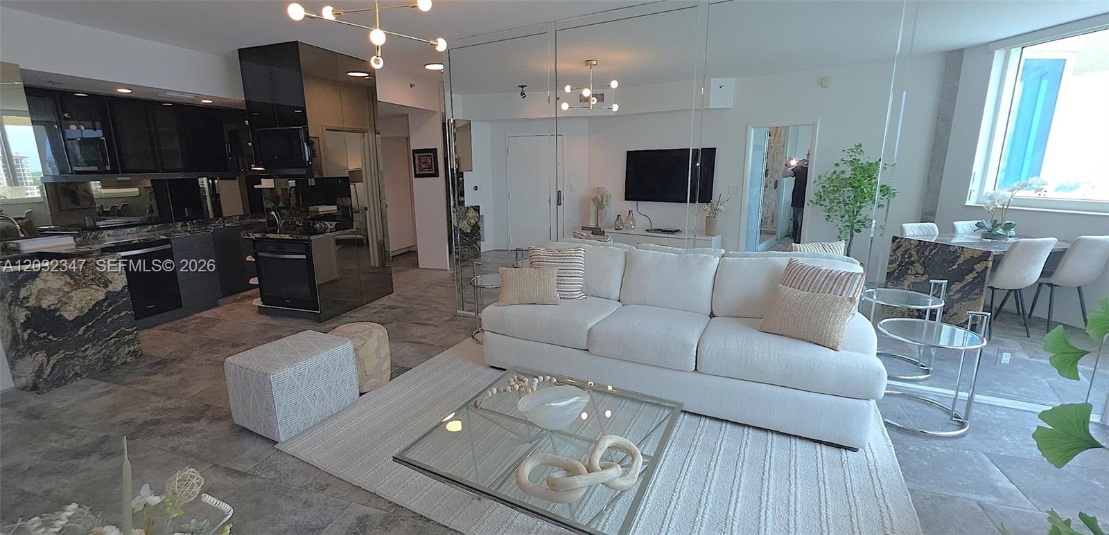 300 S Pointe Dr #908, Miami Beach FL 33139