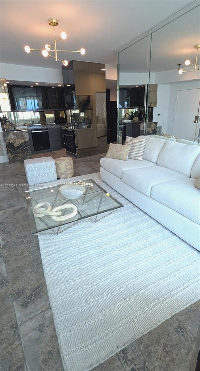 300 S Pointe Dr #908, Miami Beach FL 33139