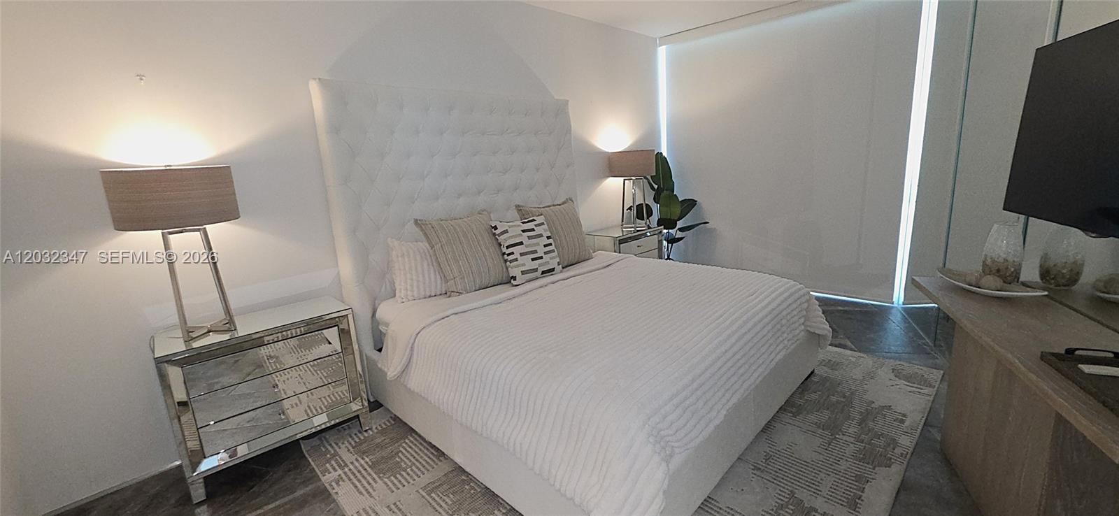 300 S Pointe Dr #908, Miami Beach FL 33139