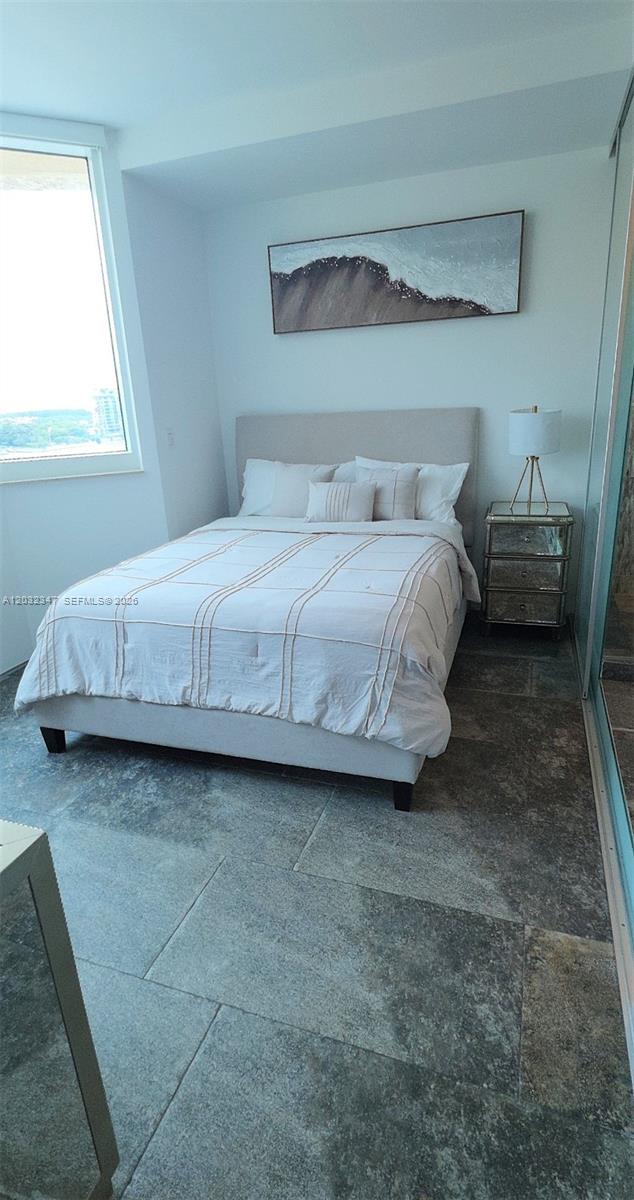 300 S Pointe Dr #908, Miami Beach FL 33139