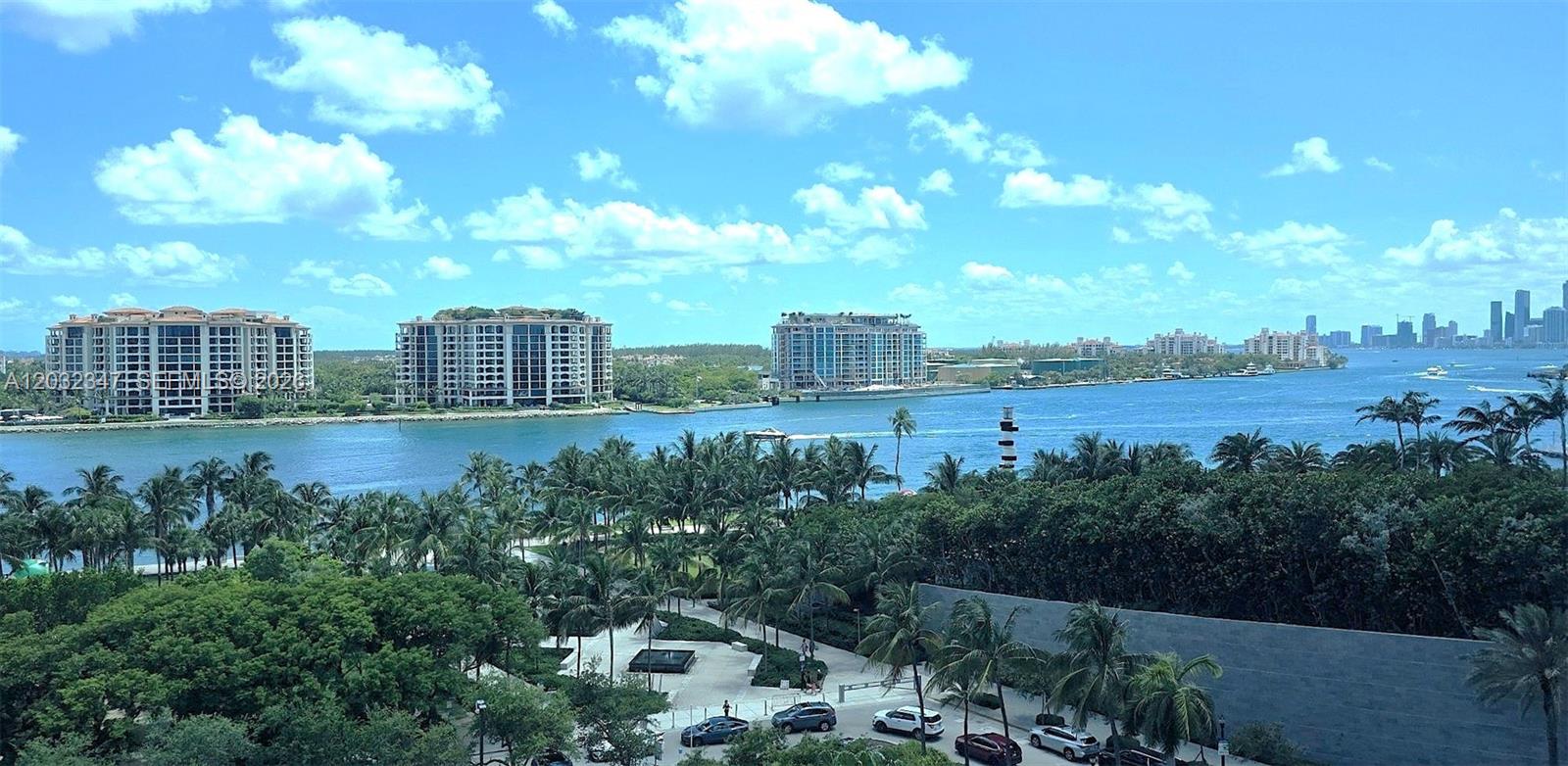 300 S Pointe Dr #908, Miami Beach FL 33139