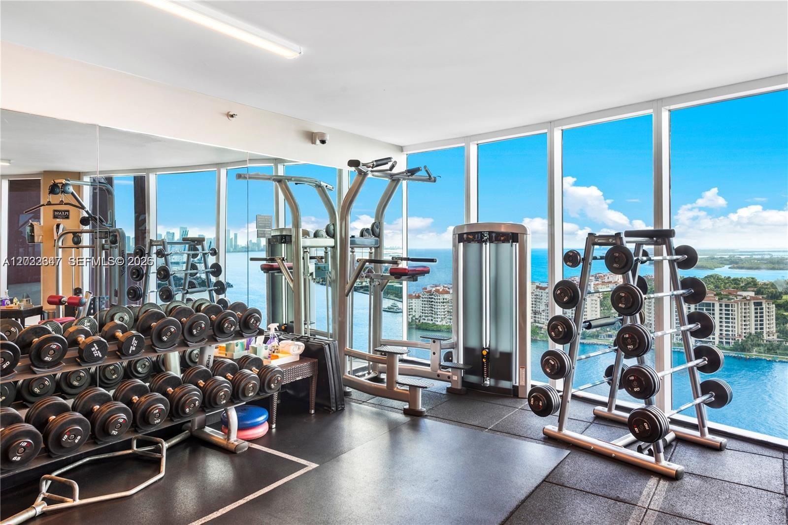 300 S Pointe Dr #908, Miami Beach FL 33139
