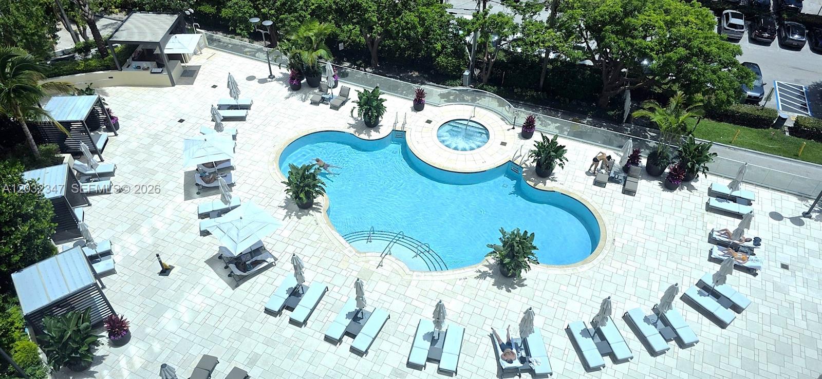 300 S Pointe Dr #908, Miami Beach FL 33139