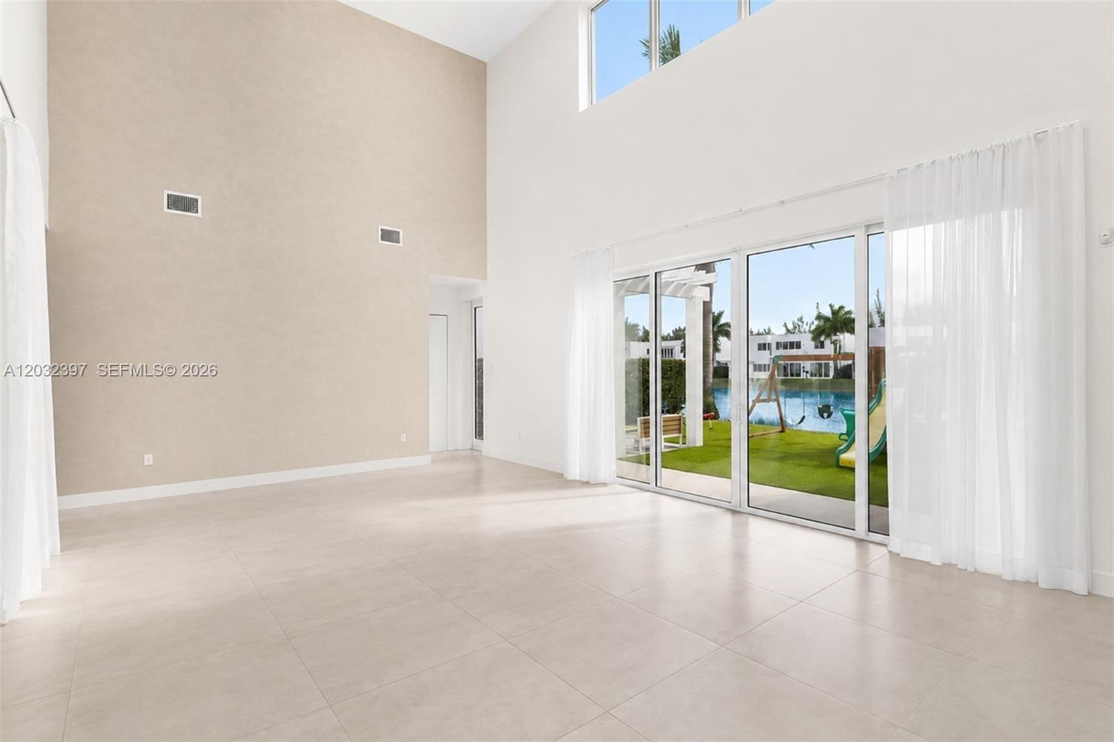 10286 NW 75th Ter, Doral FL 33178