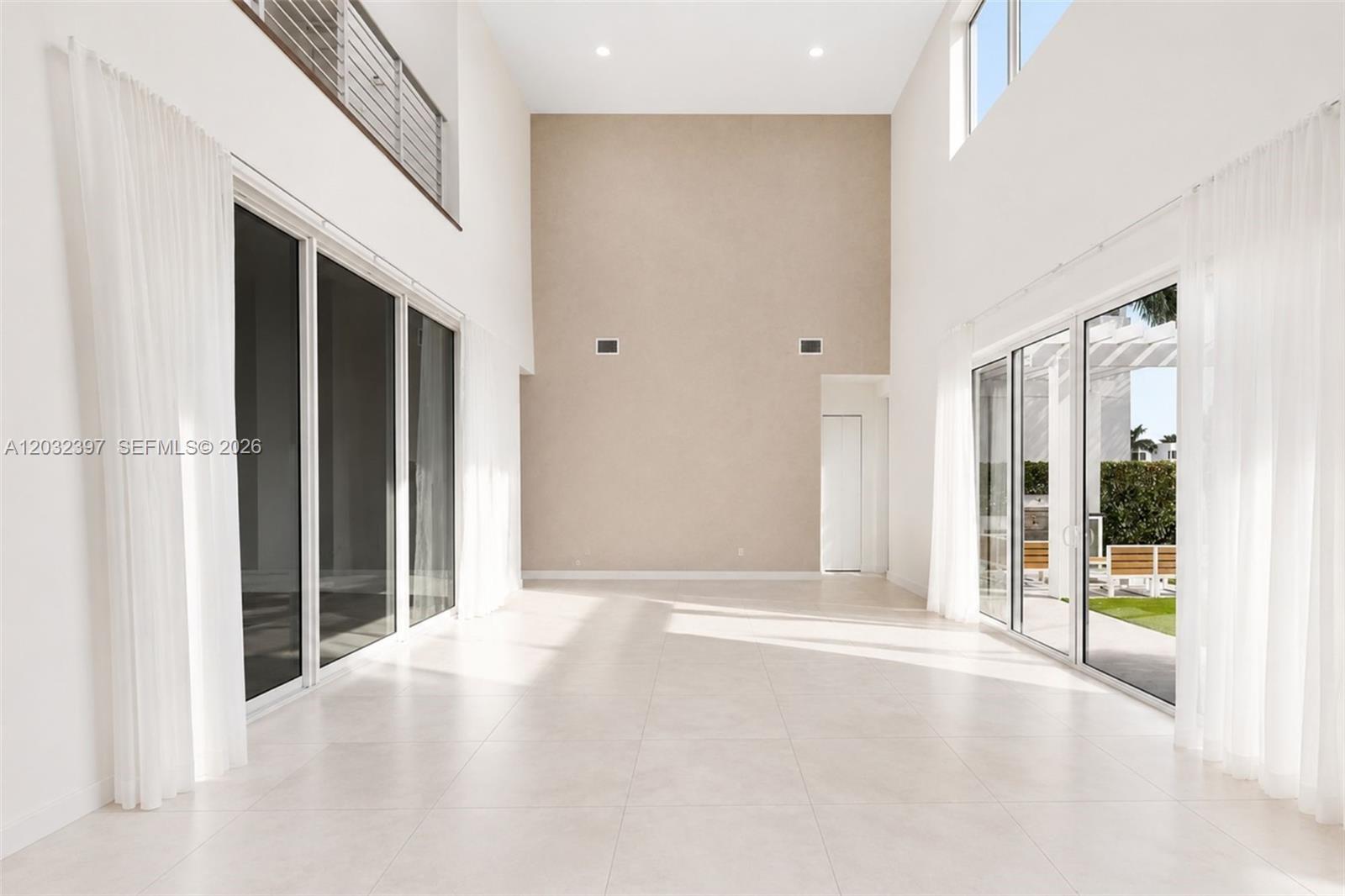 10286 NW 75th Ter, Doral FL 33178