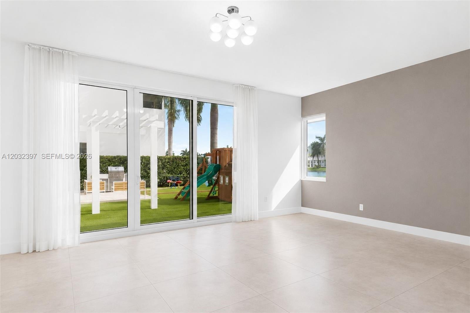 10286 NW 75th Ter, Doral FL 33178