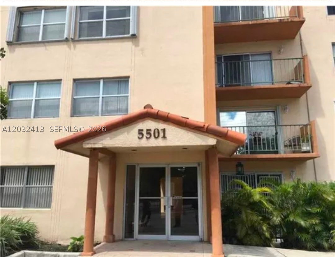 5501 NW 7th St #E408, Miami FL 33126