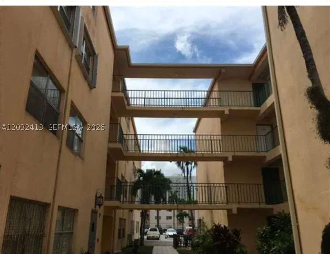 5501 NW 7th St #E408, Miami FL 33126