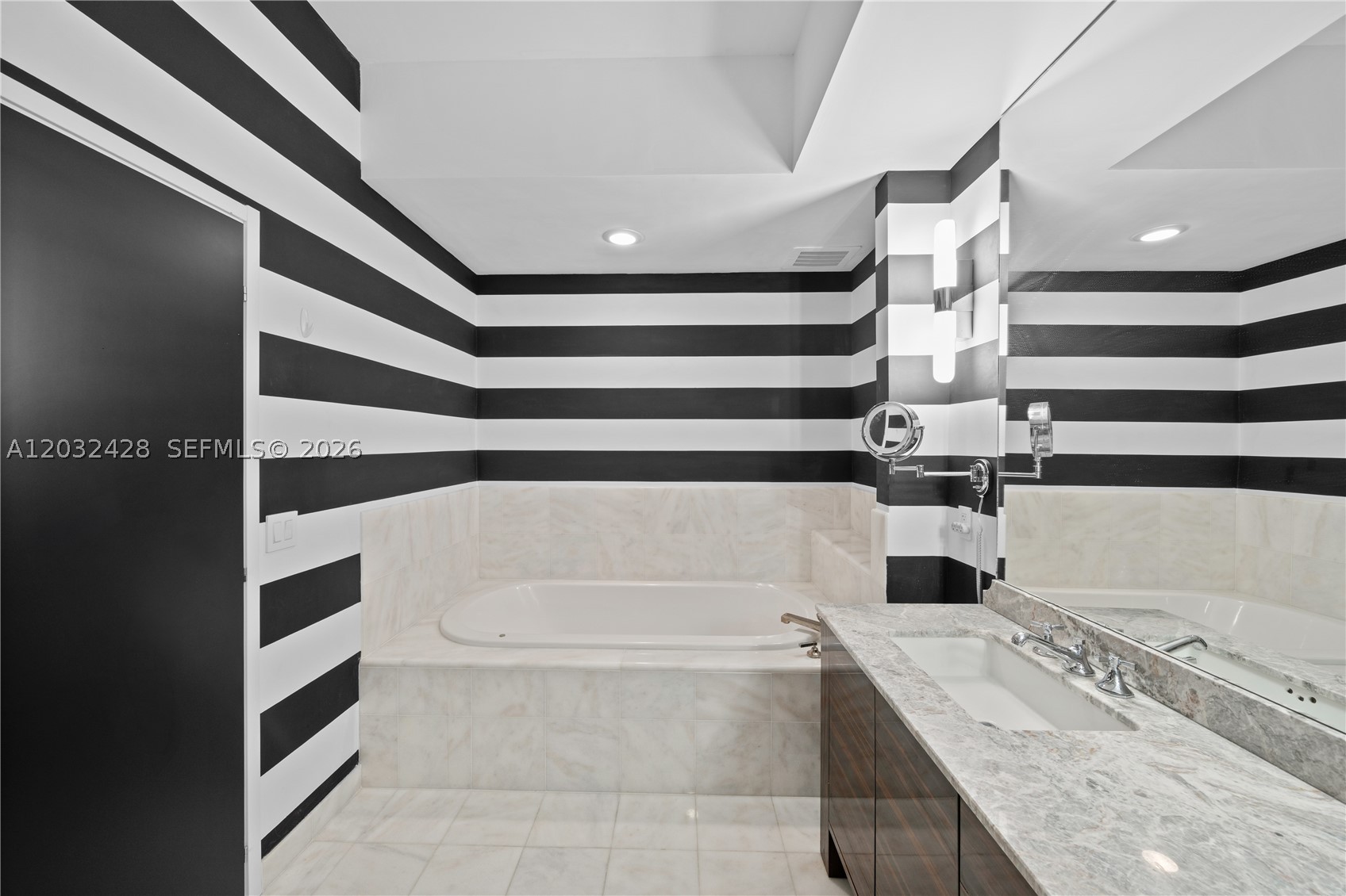 50 S Pointe Dr #3103, Miami Beach FL 33139