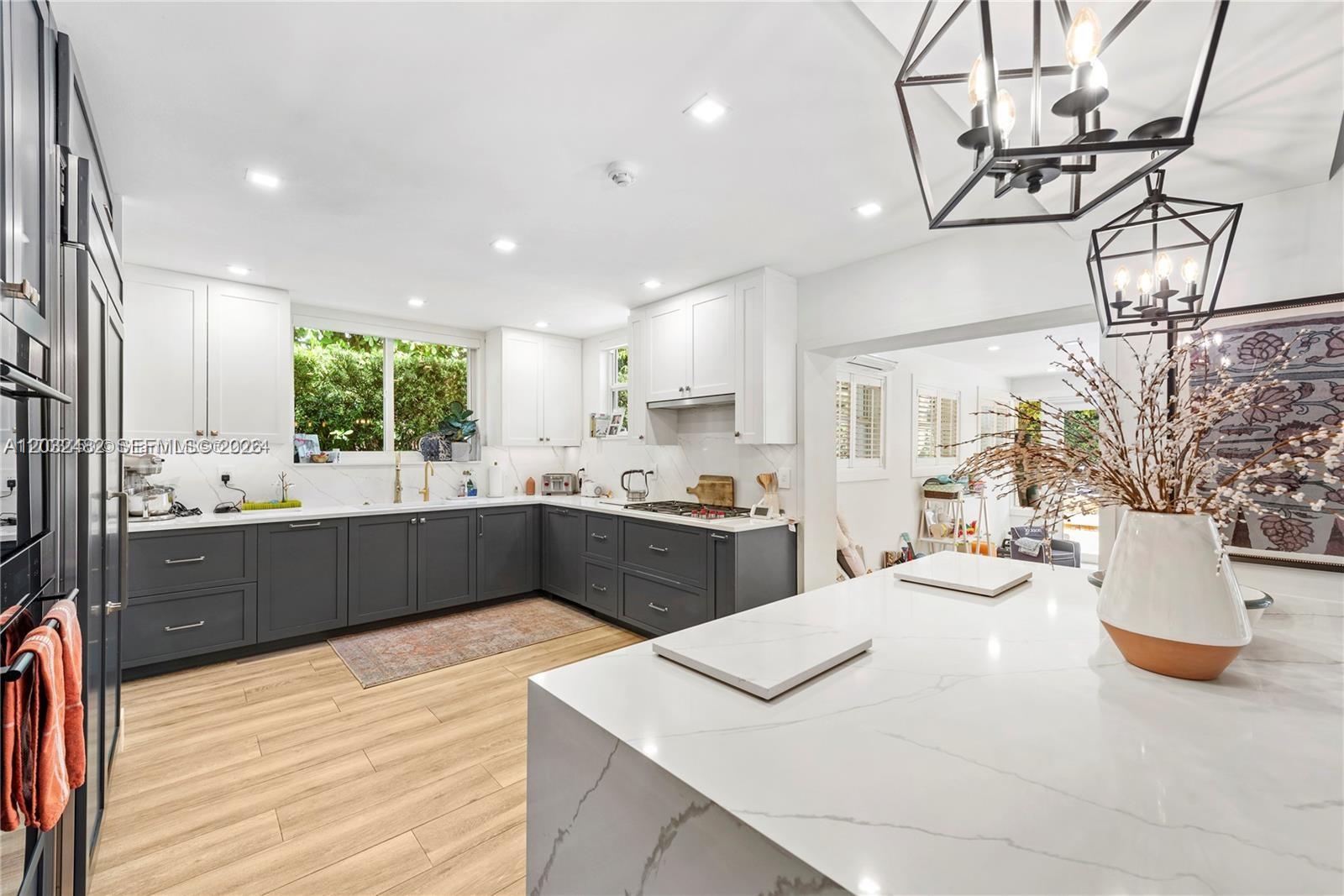 5621 Alton Rd, Miami Beach FL 33140