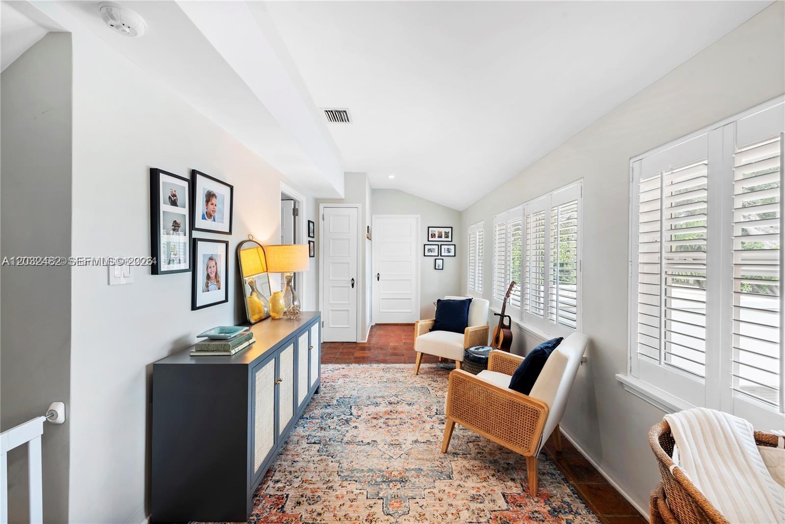 5621 Alton Rd, Miami Beach FL 33140