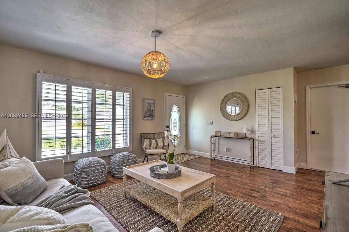 558 102nd Ave #0, Naples FL 34108