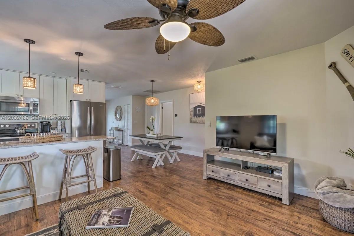 558 102nd Ave #0, Naples FL 34108