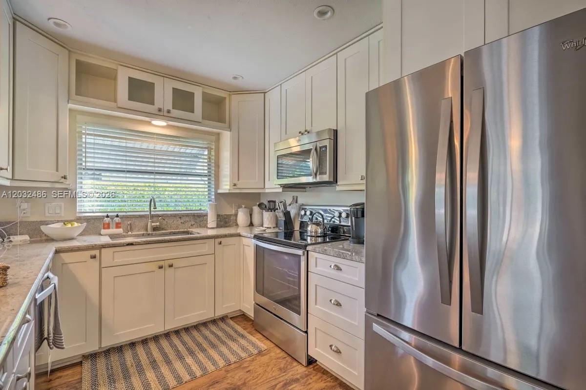 558 102nd Ave #0, Naples FL 34108
