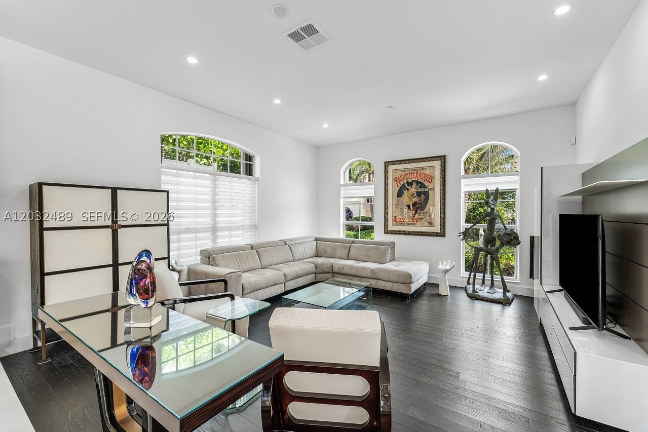 460 Surfside Ln, Juno Beach FL 33408