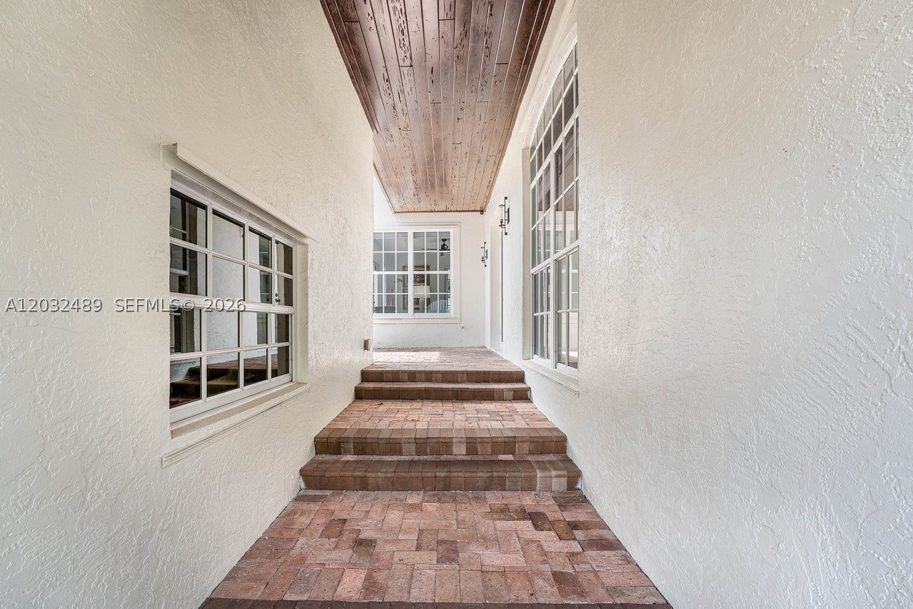 460 Surfside Ln, Juno Beach FL 33408