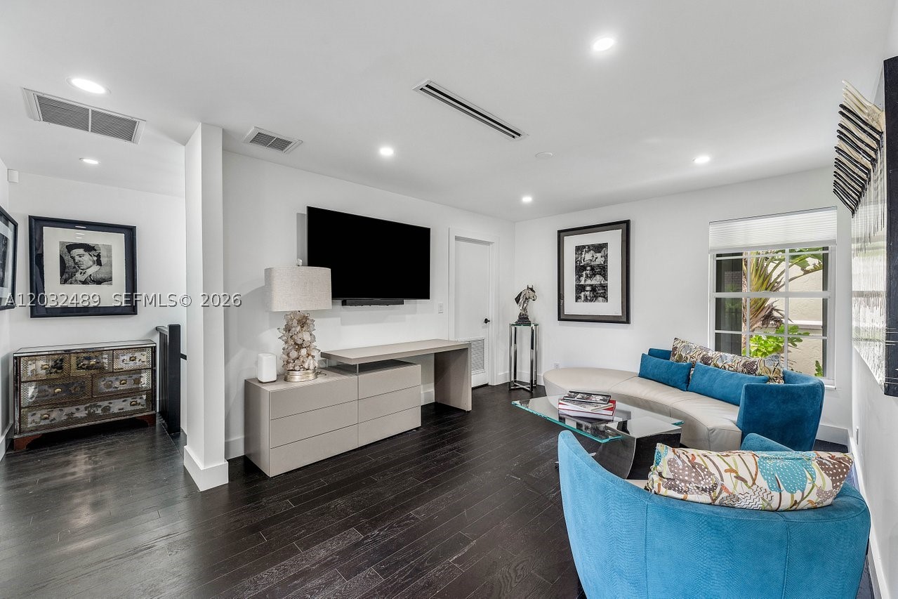 460 Surfside Ln, Juno Beach FL 33408