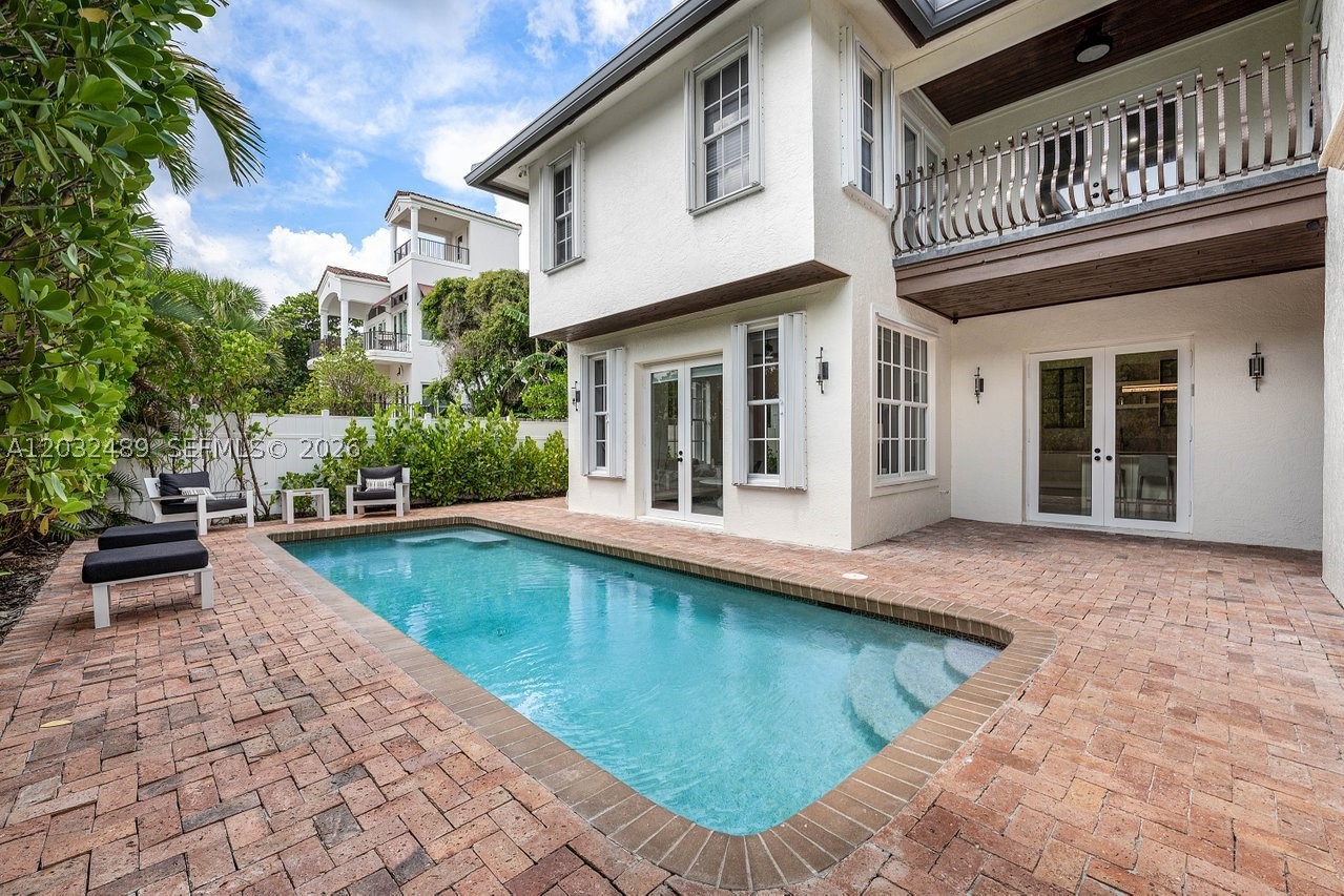460 Surfside Ln, Juno Beach FL 33408