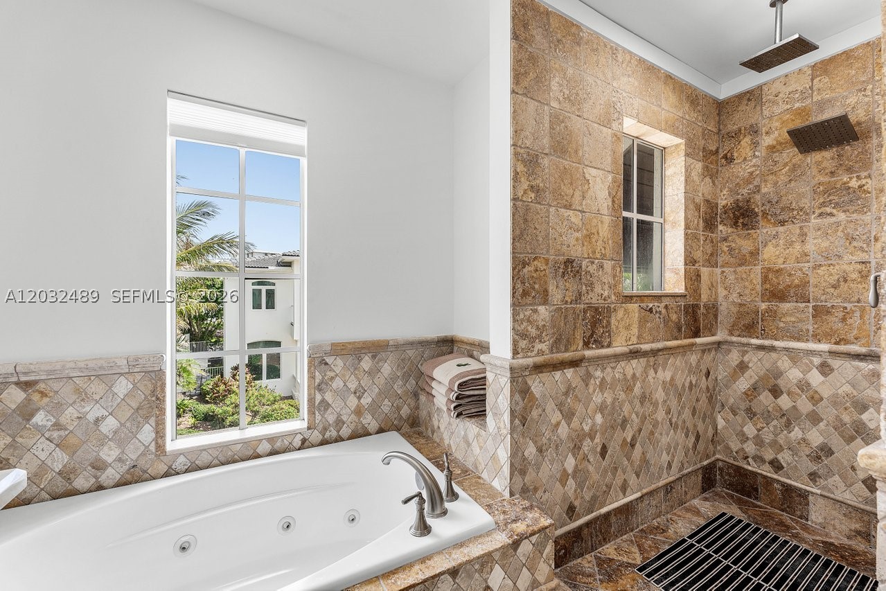 460 Surfside Ln, Juno Beach FL 33408