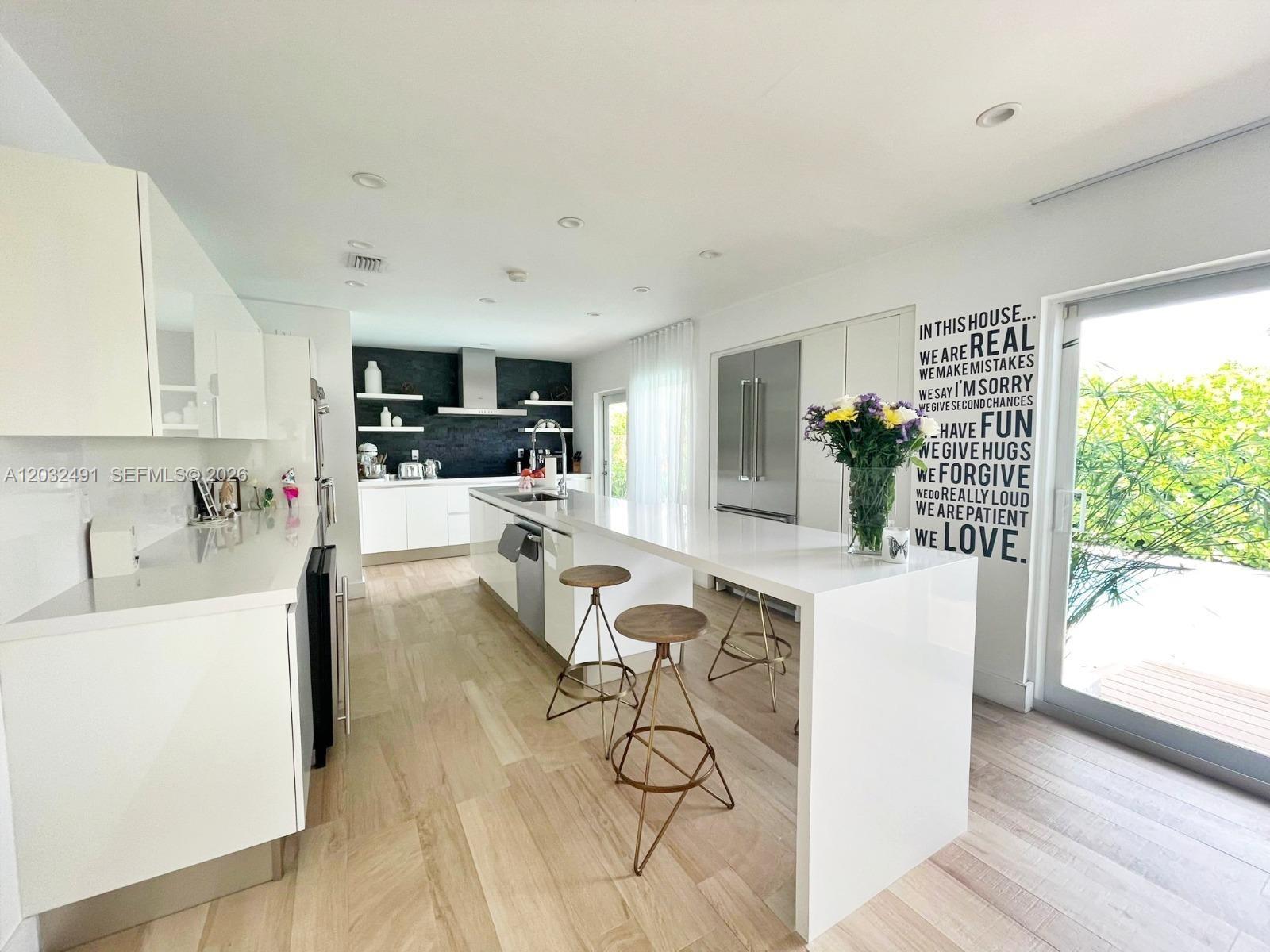 290 E Shore Dr E #290, Miami FL 33133