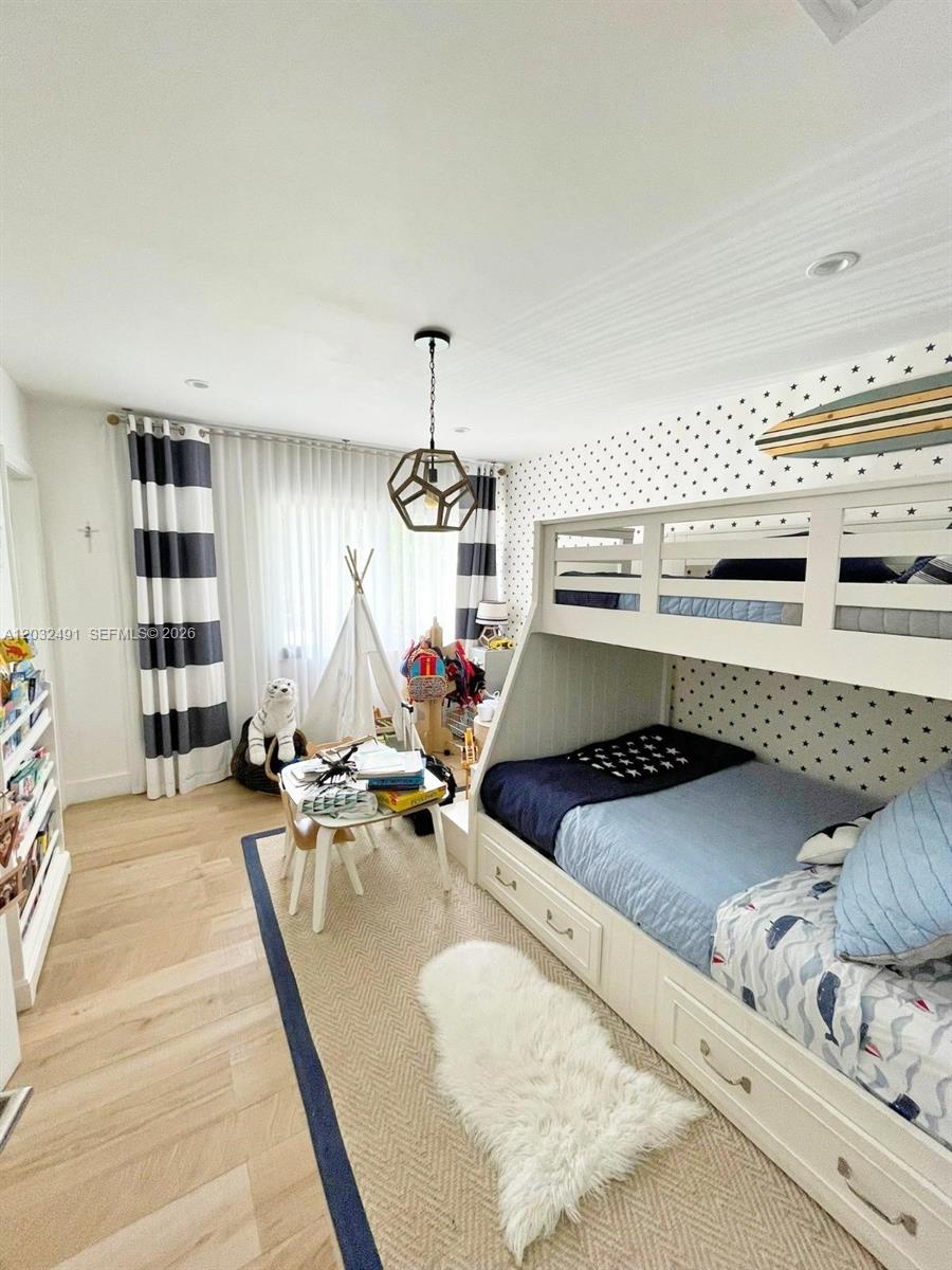290 E Shore Dr E #290, Miami FL 33133