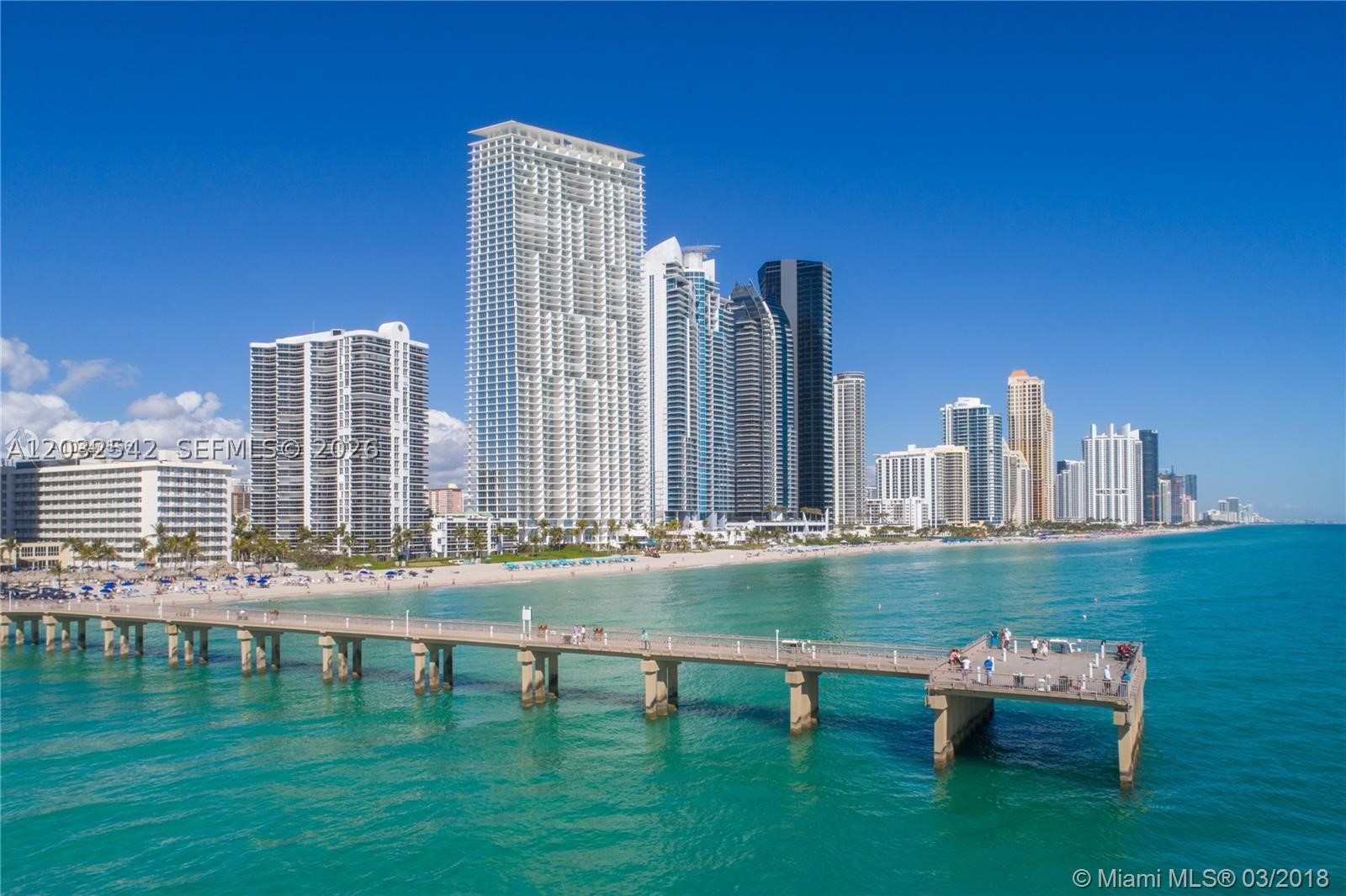 17201 Collins Ave# DEN #1203, Sunny Isles Beach FL 33160