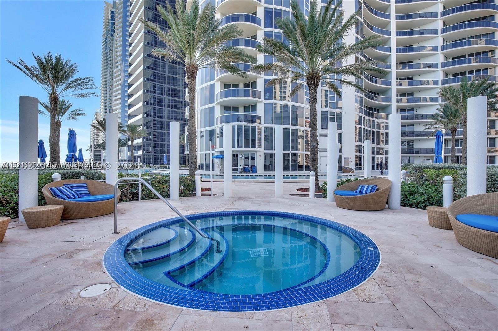17201 Collins Ave# DEN #1203, Sunny Isles Beach FL 33160