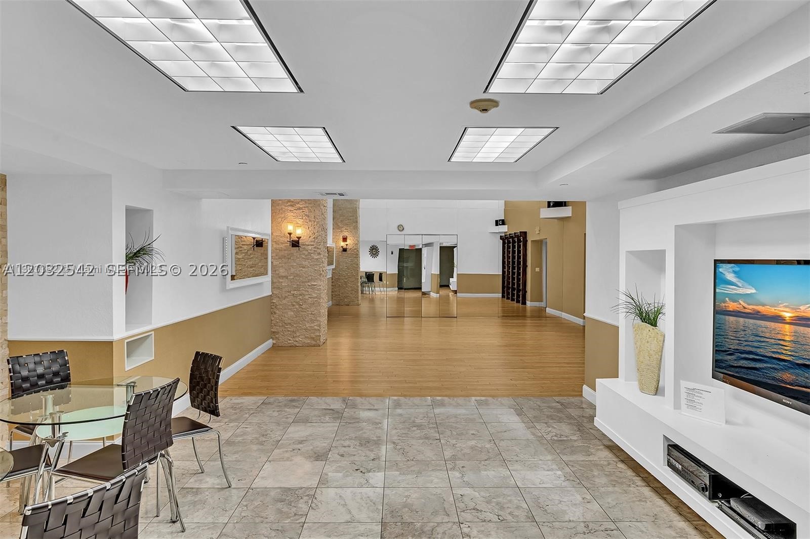 17201 Collins Ave# DEN #1203, Sunny Isles Beach FL 33160