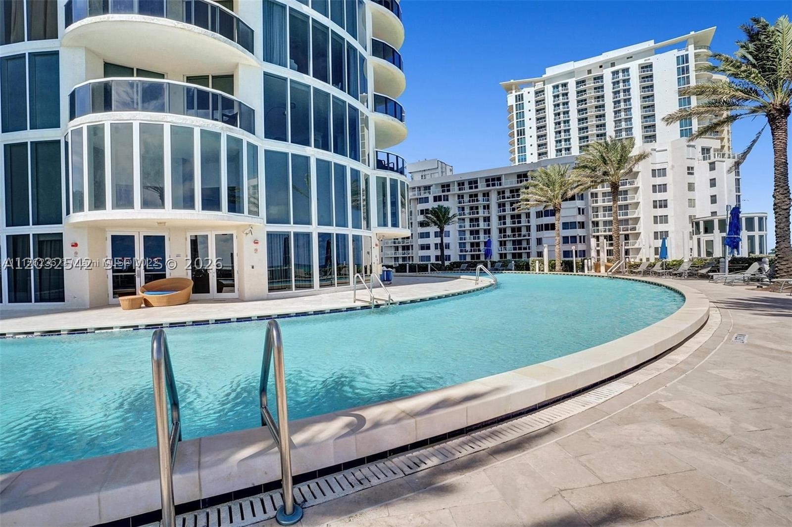 17201 Collins Ave# DEN #1203, Sunny Isles Beach FL 33160