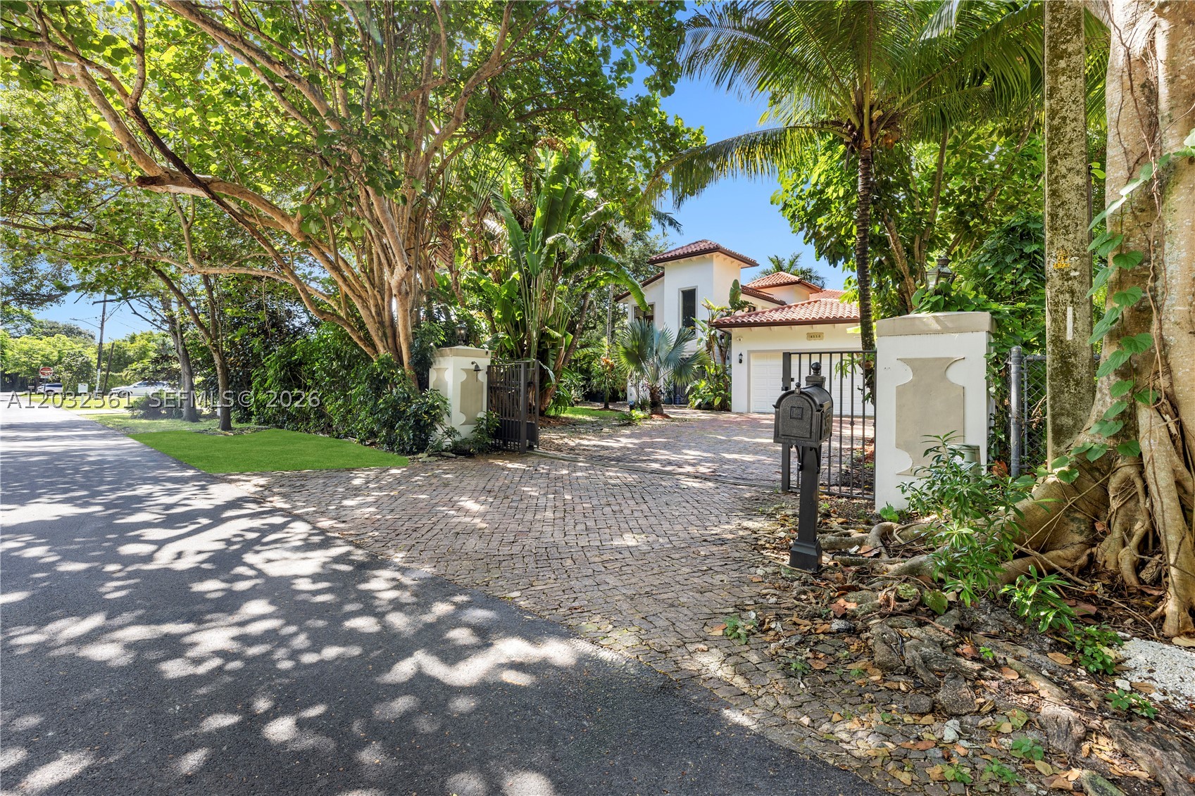 6550 SW 75th Ter, South Miami FL 33143