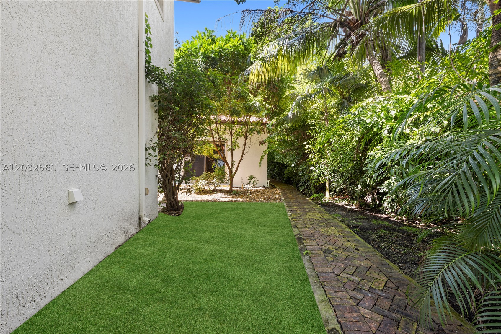 6550 SW 75th Ter, South Miami FL 33143