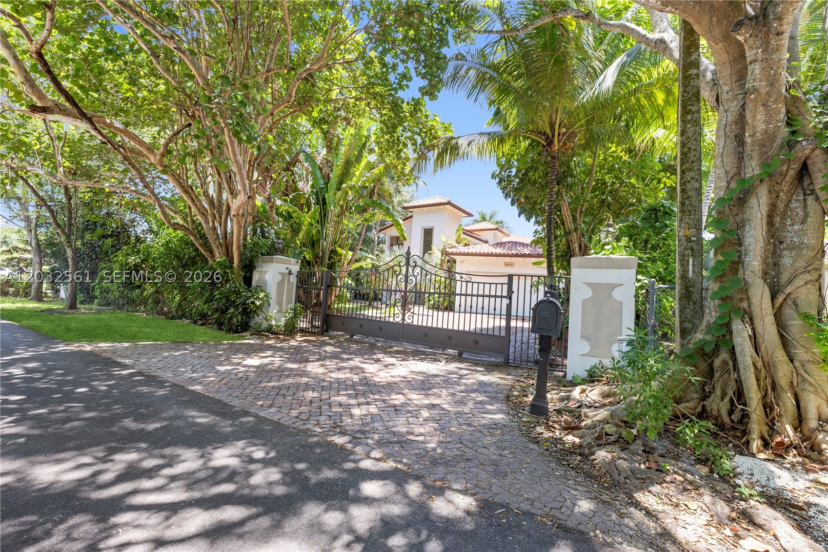 6550 SW 75th Ter, South Miami FL 33143